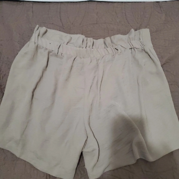 High waited shorts - Picture 2 of 5
